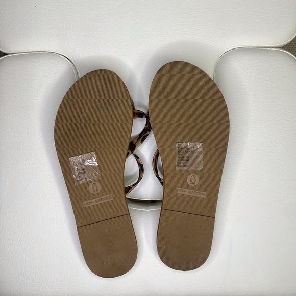 Women’s Animal Print Sandals. - Picture 3 of 5